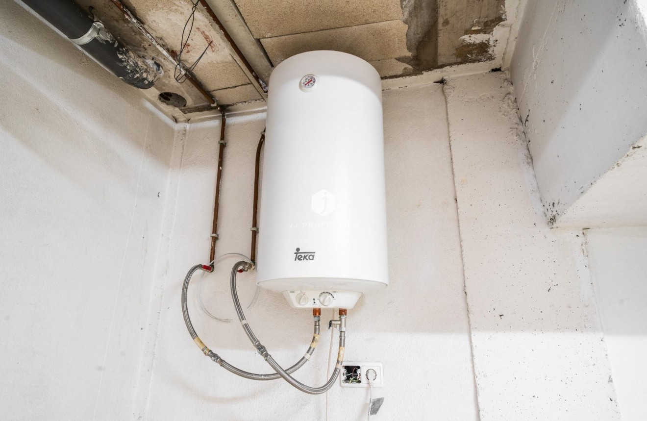 Aus zweiter Hand - Chalet -
Orihuela Costa - Los Almendros-la Florida