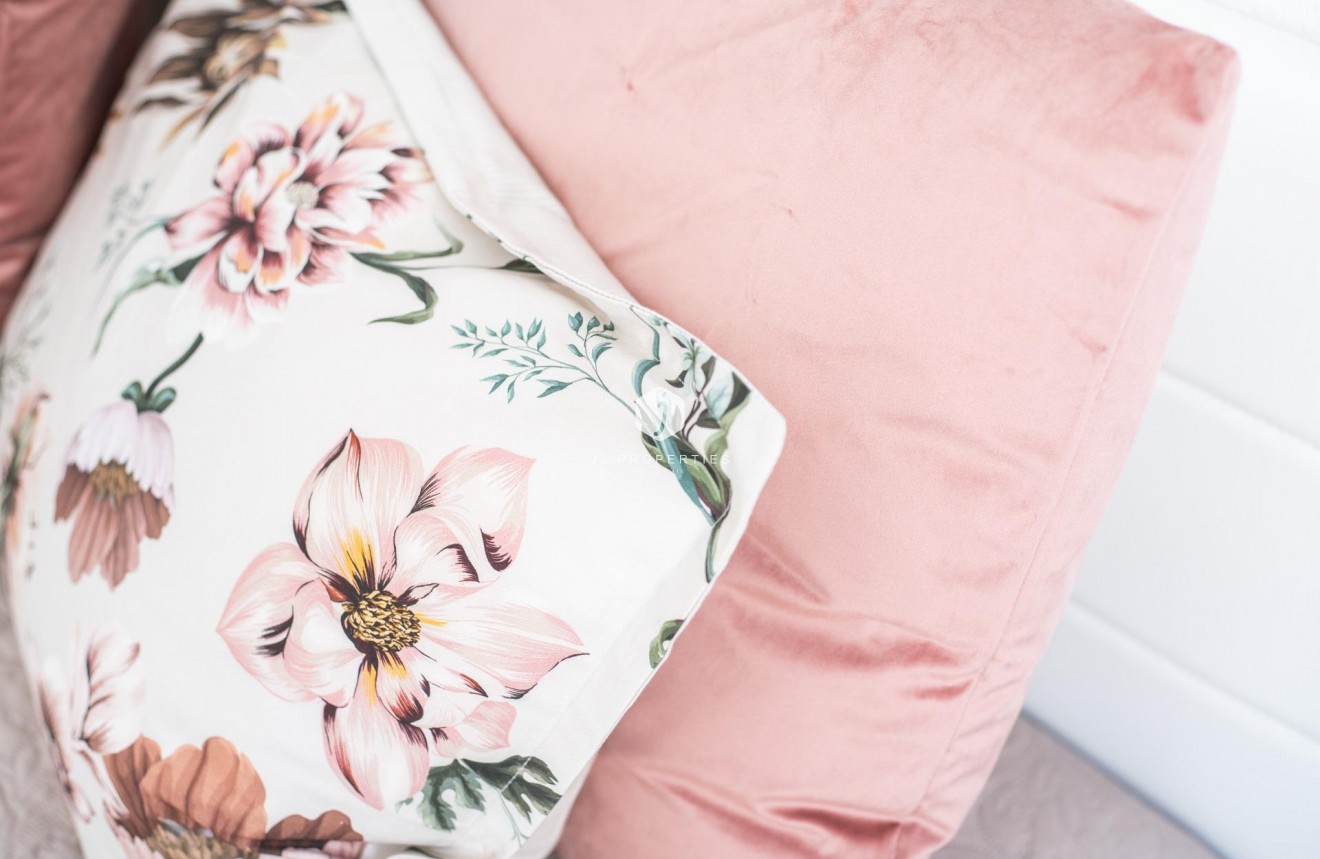 Aus zweiter Hand - Chalet -
Orihuela Costa - Los Almendros-la Florida