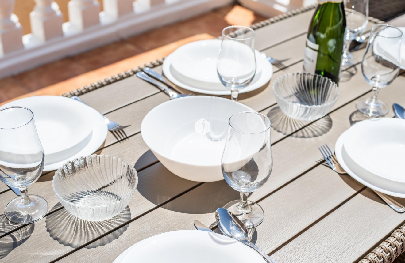 Aus zweiter Hand - Chalet -
Orihuela Costa - Los Almendros-la Florida