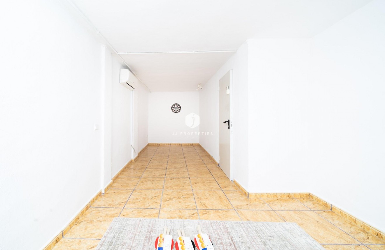 Aus zweiter Hand - Chalet -
Orihuela Costa - Los Almendros-la Florida