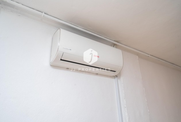 Aus zweiter Hand - Chalet -
Orihuela Costa - Los Almendros-la Florida