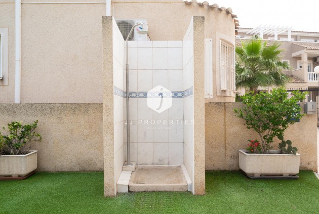 Aus zweiter Hand - Chalet -
Orihuela Costa - Los Almendros-la Florida