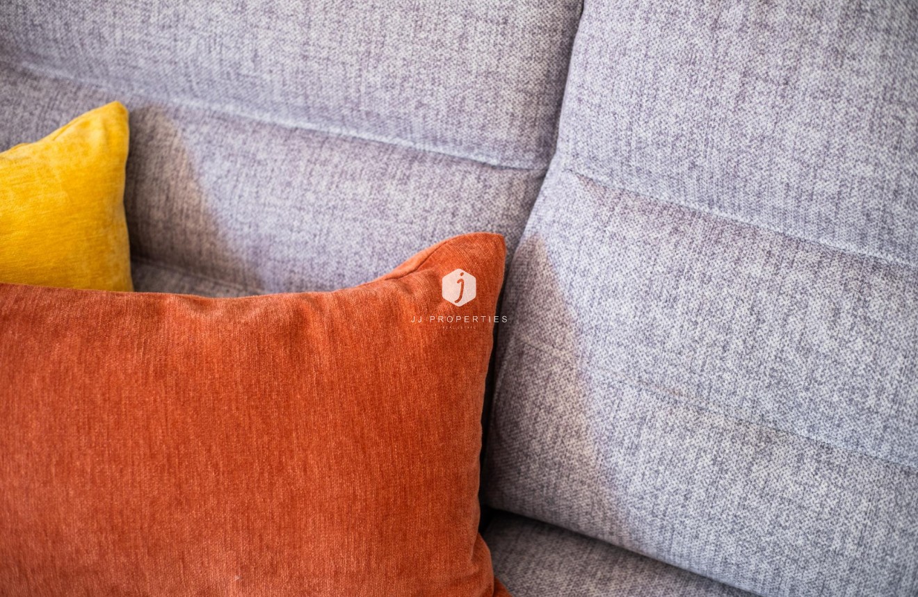 Aus zweiter Hand - Chalet -
Orihuela Costa - Los Almendros-la Florida