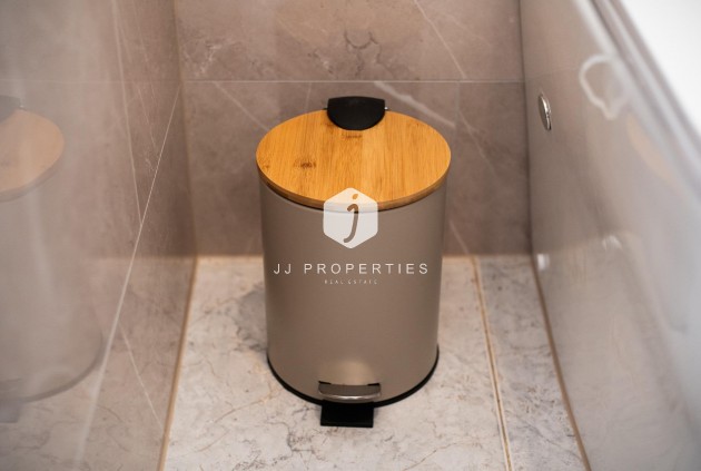 Aus zweiter Hand - Chalet -
Orihuela Costa - Los Almendros-la Florida