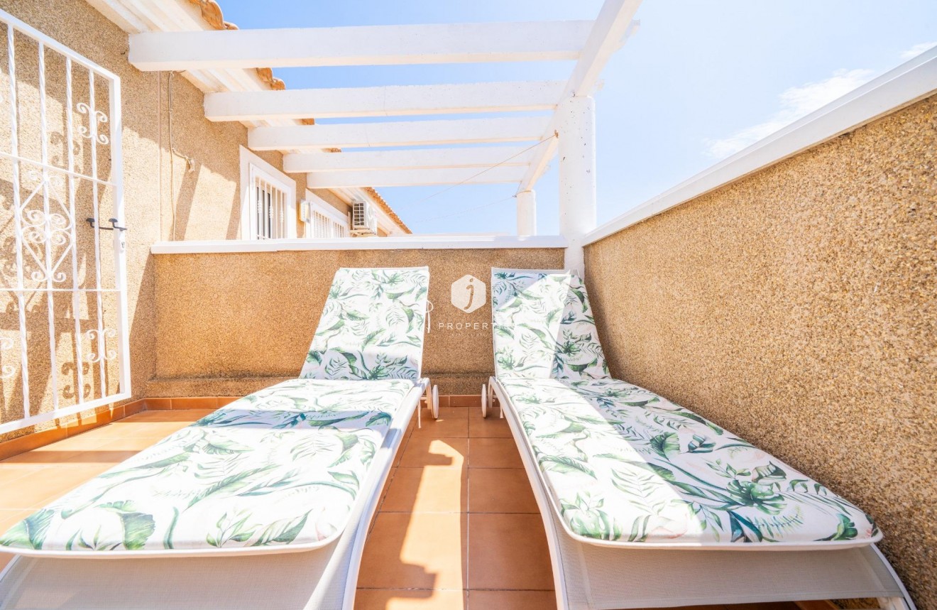 Aus zweiter Hand - Chalet -
Orihuela Costa - Los Almendros-la Florida