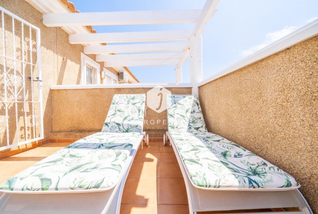 Aus zweiter Hand - Chalet -
Orihuela Costa - Los Almendros-la Florida