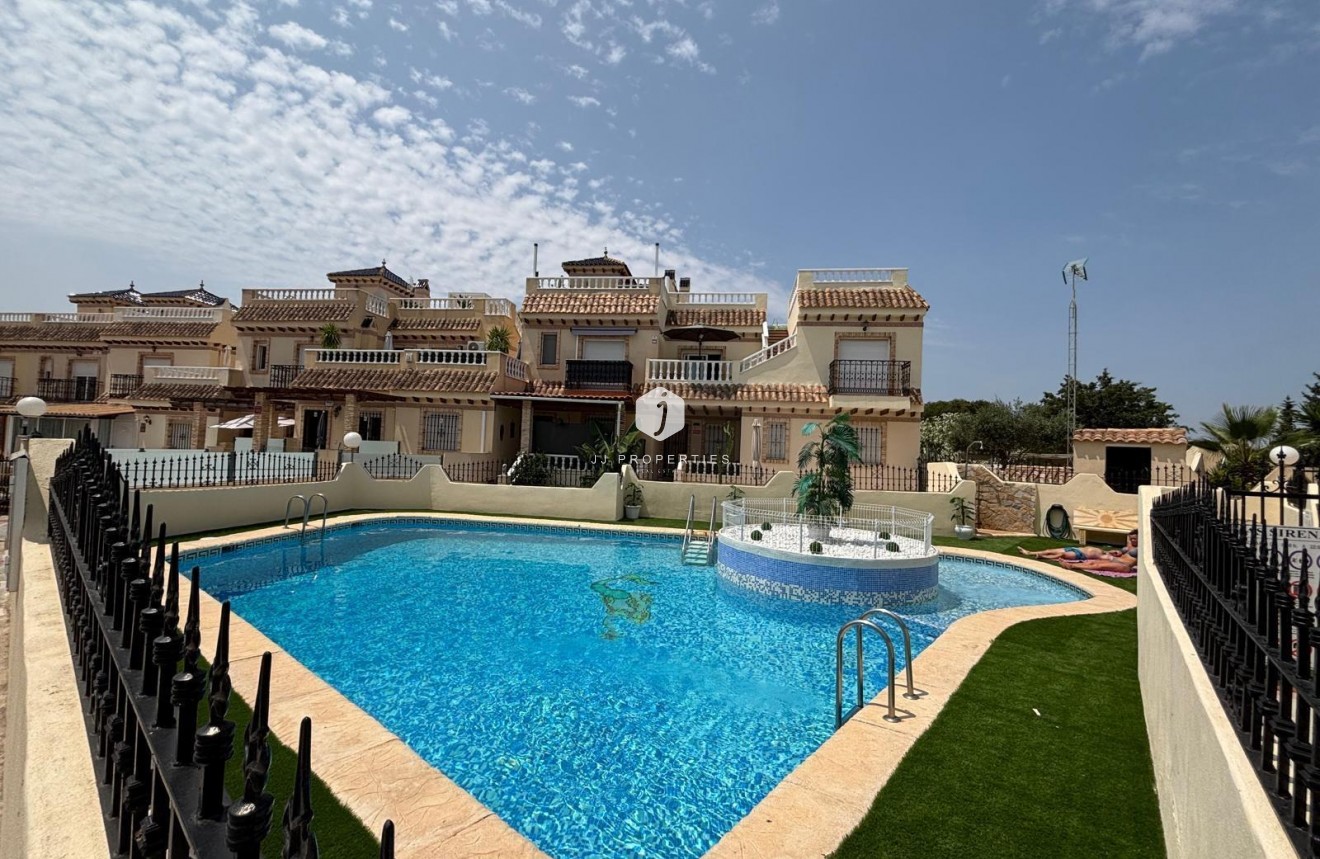 Z drugiej ręki - Dupleks -
Orihuela Costa - Los Almendros-la Florida