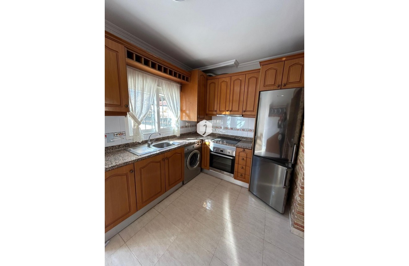 Z drugiej ręki - Dupleks -
Orihuela Costa - Los Almendros-la Florida