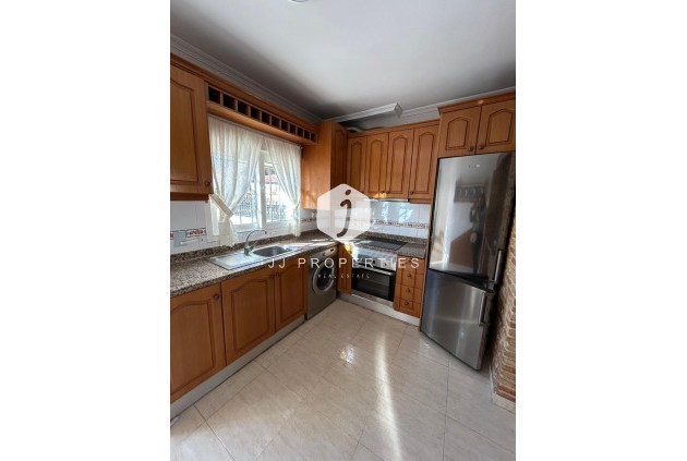 Z drugiej ręki - Dupleks -
Orihuela Costa - Los Almendros-la Florida