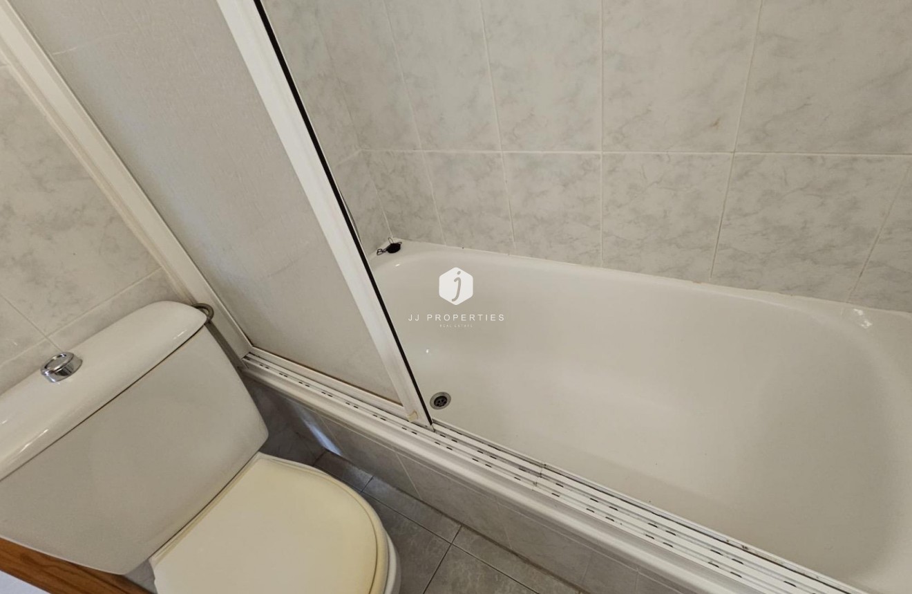 D'occasion - Appartement -
Torrevieja - Acequion