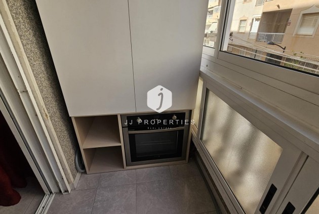 D'occasion - Appartement -
Torrevieja - Acequion