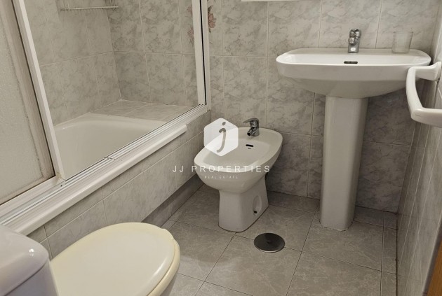 D'occasion - Appartement -
Torrevieja - Acequion