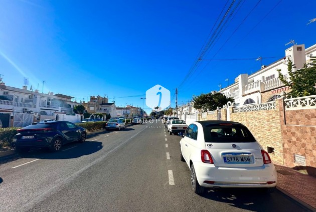 Tweedehands - Chalet -
Torrevieja - Estacion de autobuses