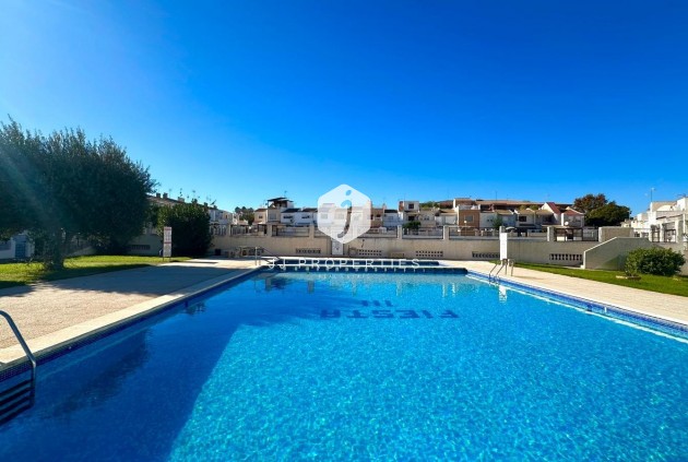 Tweedehands - Chalet -
Torrevieja - Estacion de autobuses