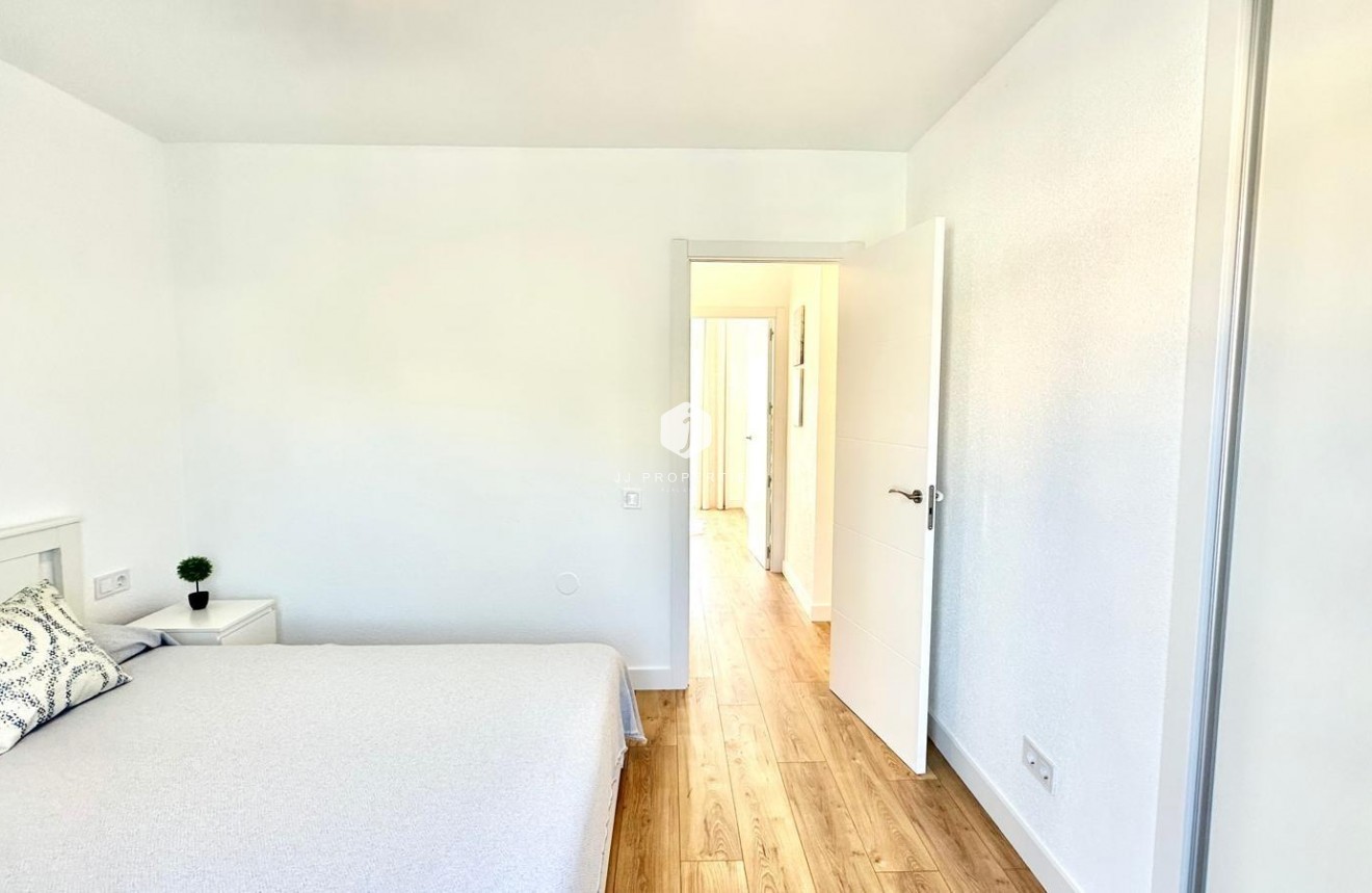 Tweedehands - Chalet -
Torrevieja - Estacion de autobuses