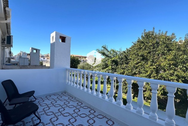 Tweedehands - Chalet -
Torrevieja - Estacion de autobuses