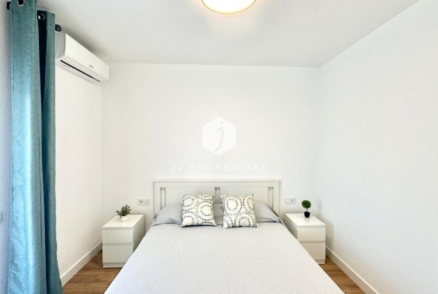 Tweedehands - Chalet -
Torrevieja - Estacion de autobuses