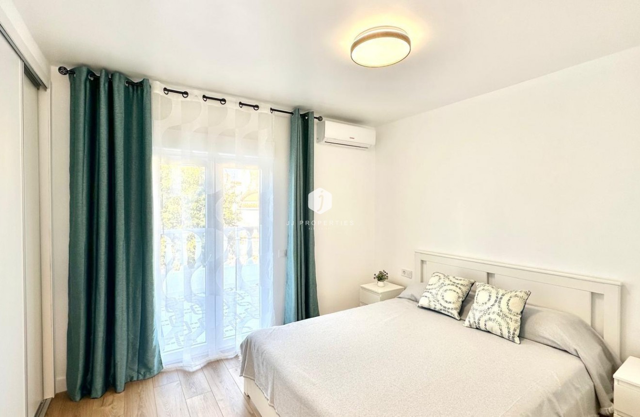 Tweedehands - Chalet -
Torrevieja - Estacion de autobuses