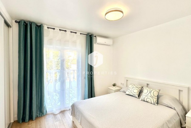 Tweedehands - Chalet -
Torrevieja - Estacion de autobuses