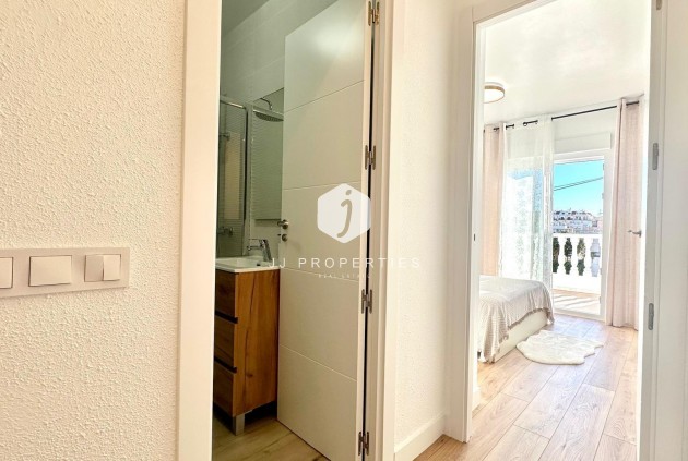 Tweedehands - Chalet -
Torrevieja - Estacion de autobuses