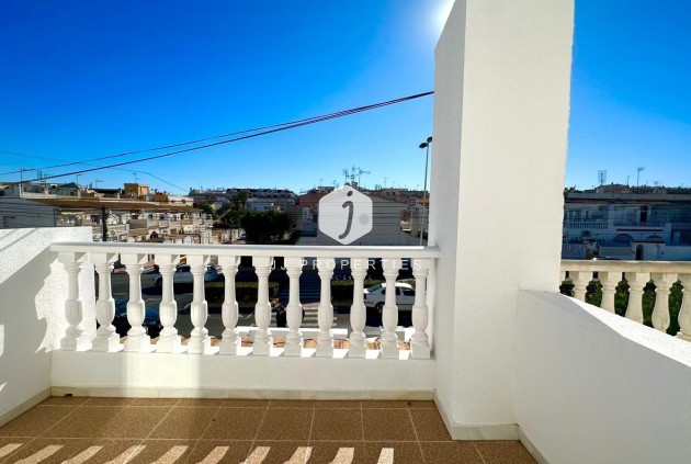 Tweedehands - Chalet -
Torrevieja - Estacion de autobuses