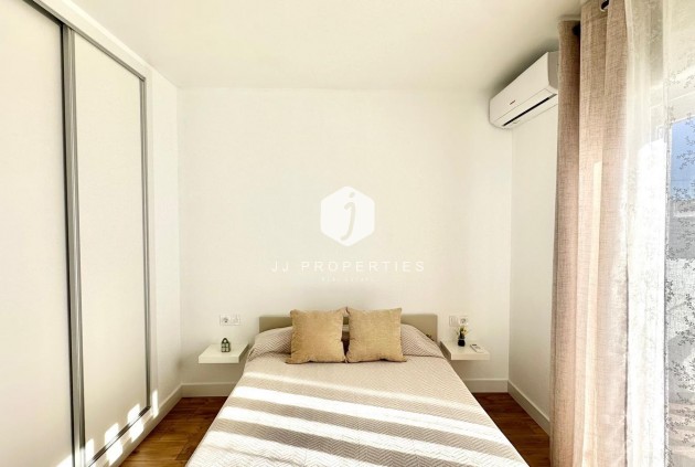 Tweedehands - Chalet -
Torrevieja - Estacion de autobuses