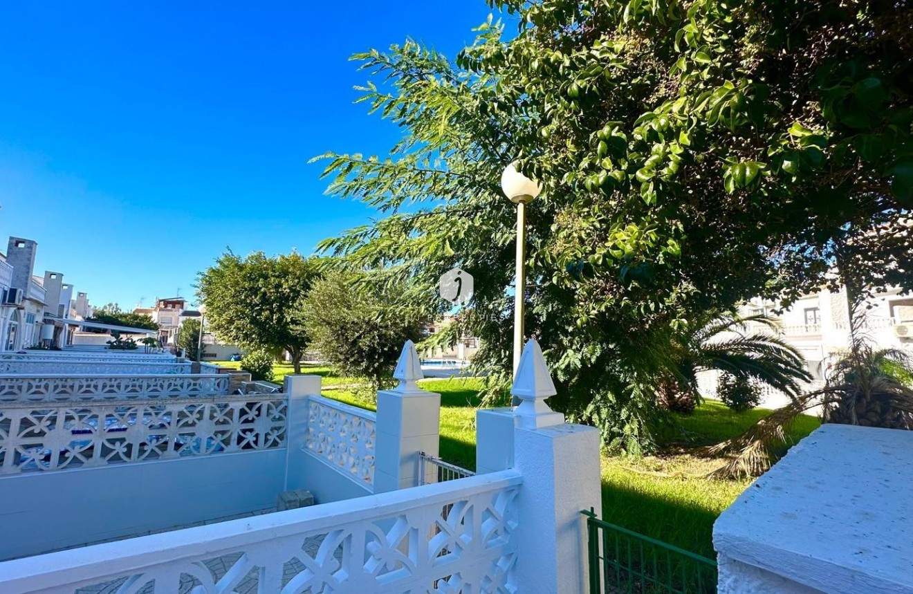 Tweedehands - Chalet -
Torrevieja - Estacion de autobuses