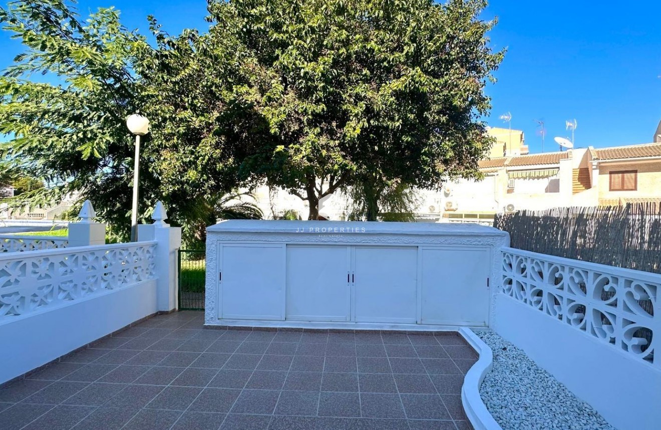 Tweedehands - Chalet -
Torrevieja - Estacion de autobuses