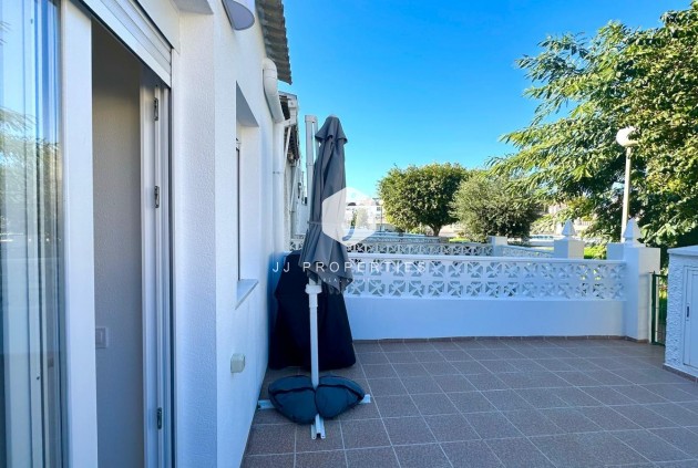 Tweedehands - Chalet -
Torrevieja - Estacion de autobuses