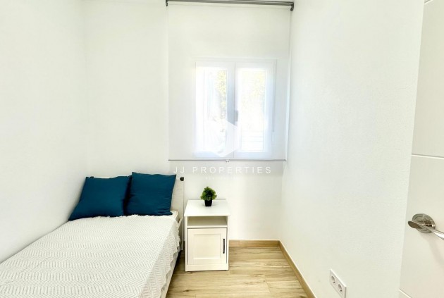 Tweedehands - Chalet -
Torrevieja - Estacion de autobuses