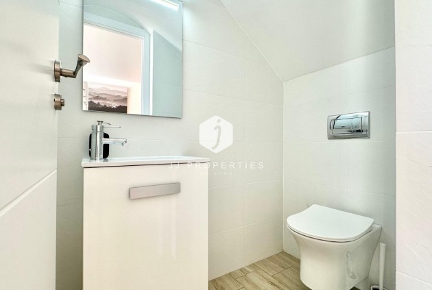 Tweedehands - Chalet -
Torrevieja - Estacion de autobuses