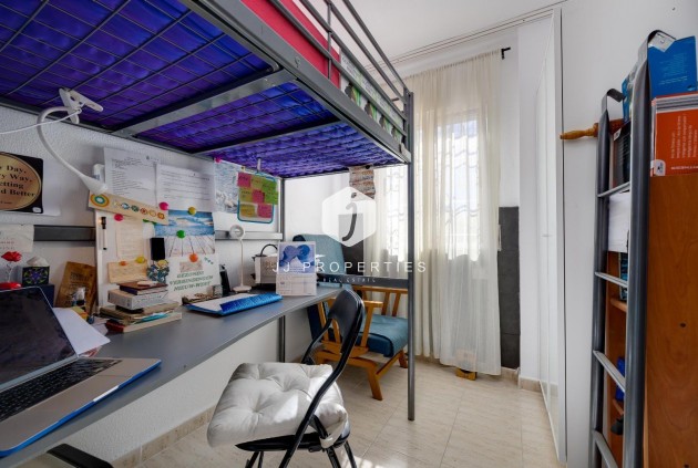 Z drugiej ręki - Mieszkanie w bloku -
Torrevieja - La Siesta - El Salado - Torreta