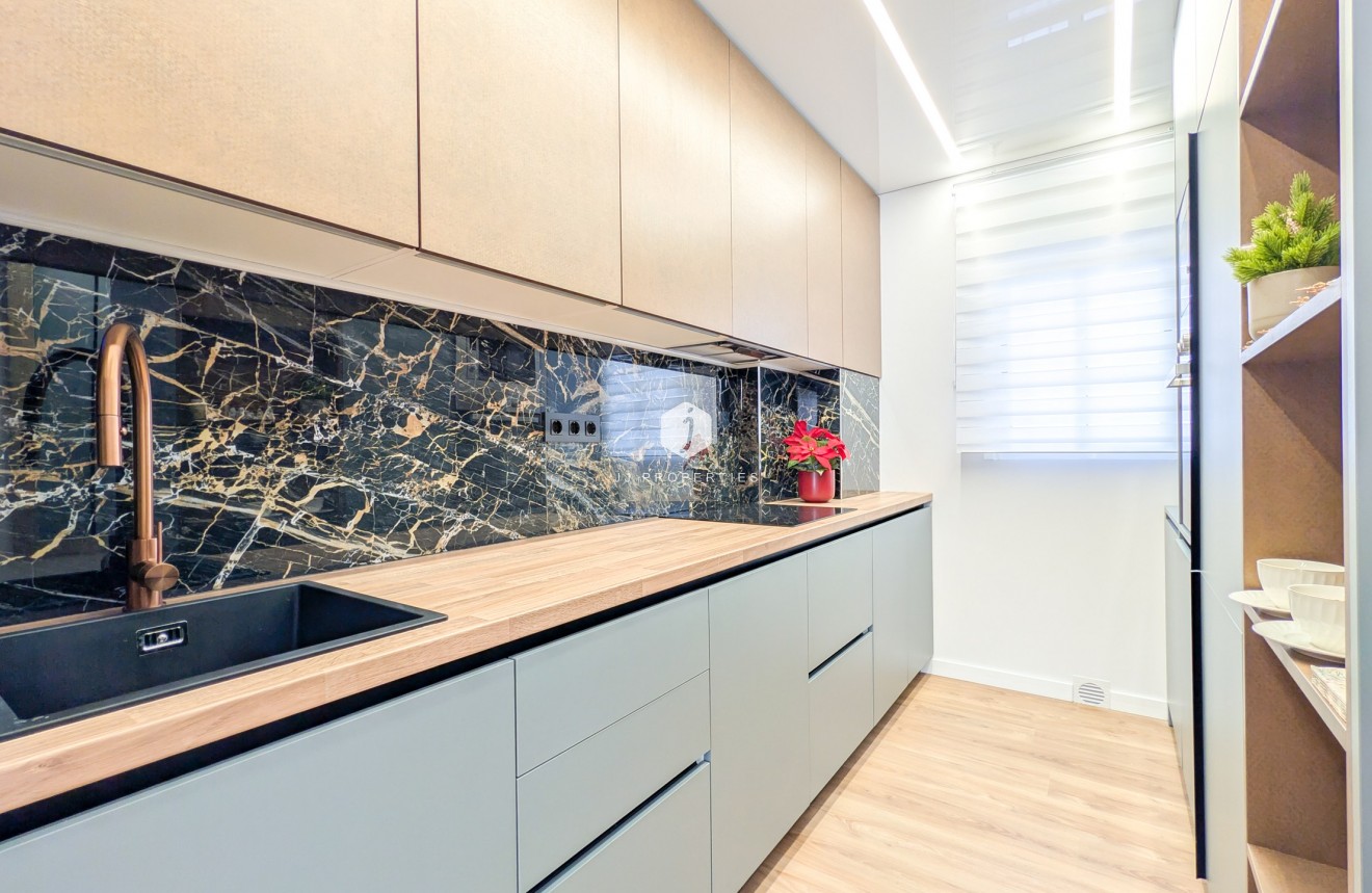 Z drugiej ręki - Mieszkanie w bloku -
Torrevieja - Costa Blanca