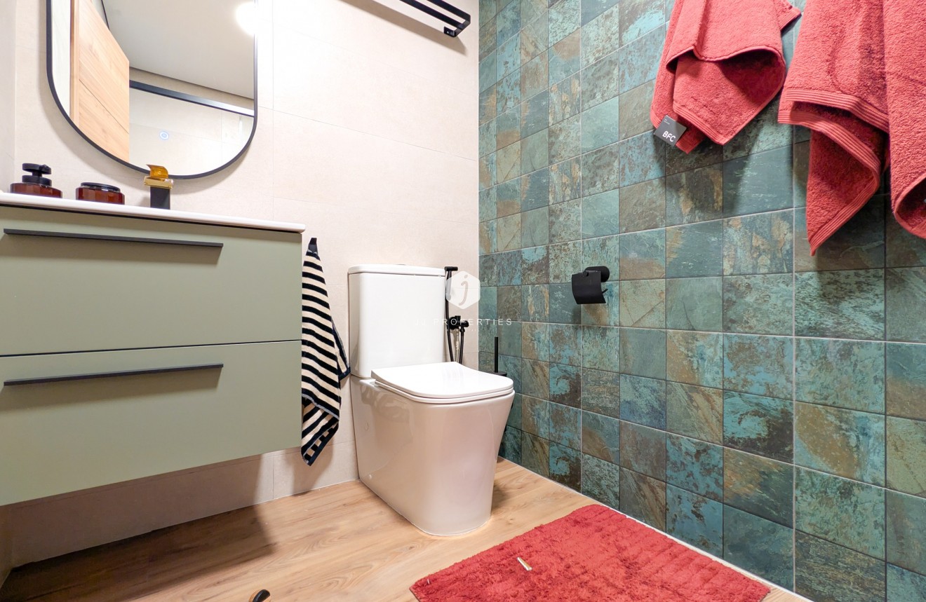 Z drugiej ręki - Mieszkanie w bloku -
Torrevieja - Costa Blanca