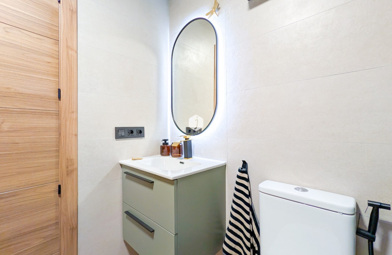 Z drugiej ręki - Mieszkanie w bloku -
Torrevieja - Costa Blanca