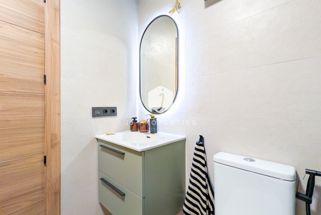 Z drugiej ręki - Mieszkanie w bloku -
Torrevieja - Costa Blanca