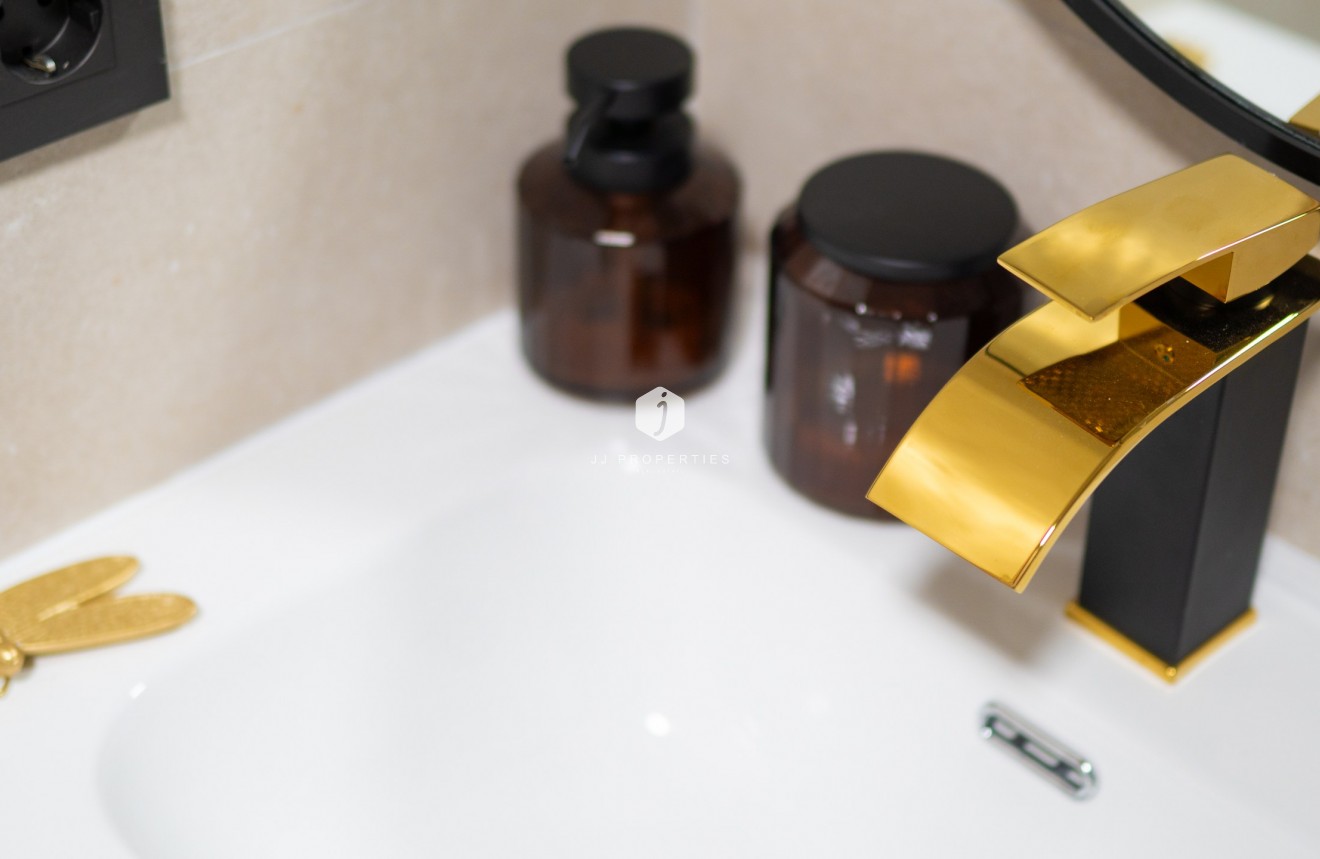 Z drugiej ręki - Mieszkanie w bloku -
Torrevieja - Costa Blanca