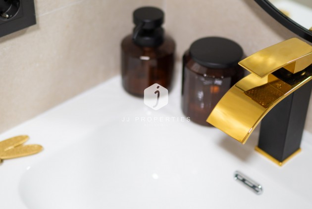 Z drugiej ręki - Mieszkanie w bloku -
Torrevieja - Costa Blanca