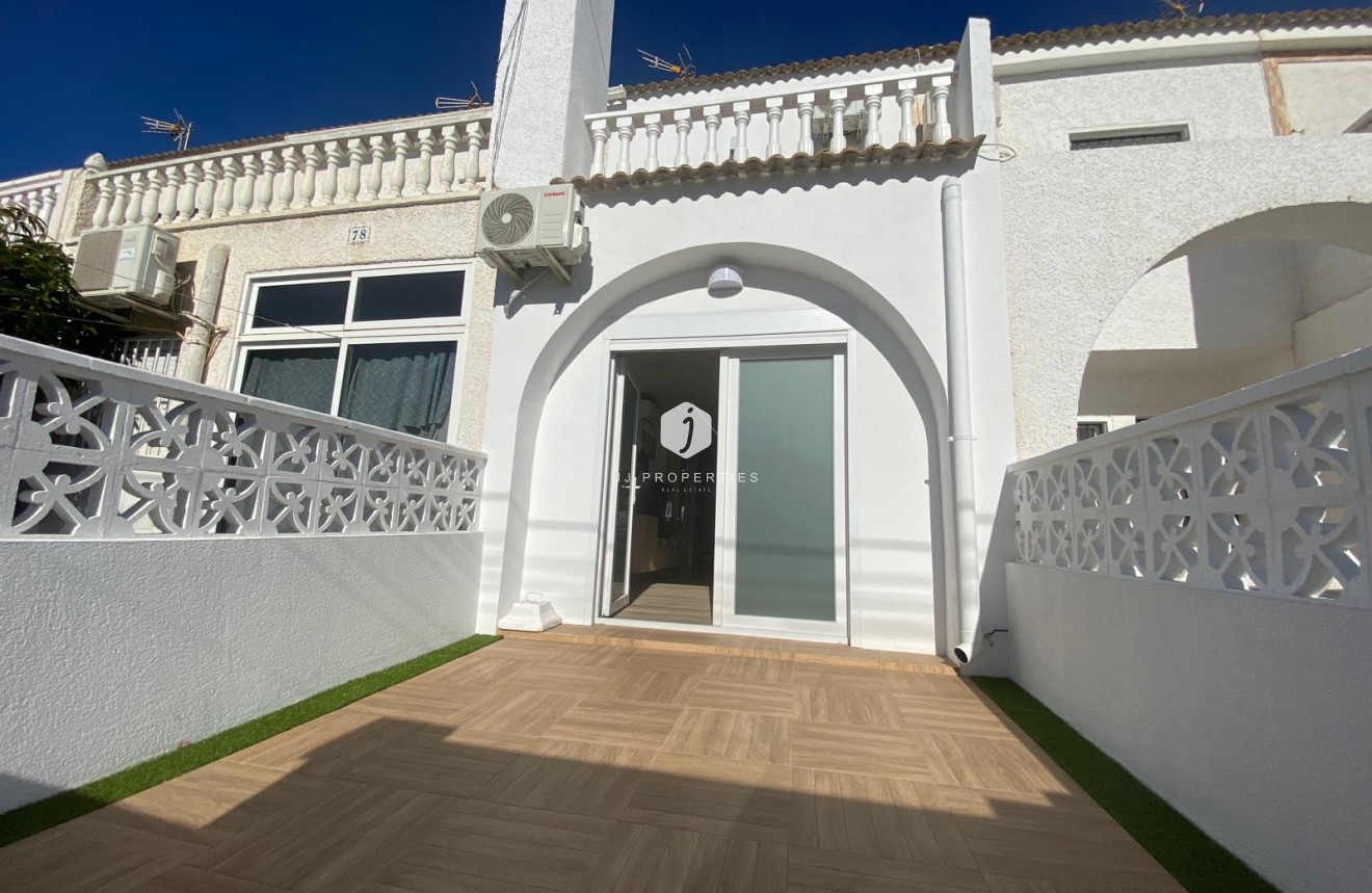 Tweedehands - Chalet -
Torrevieja - Costa Blanca