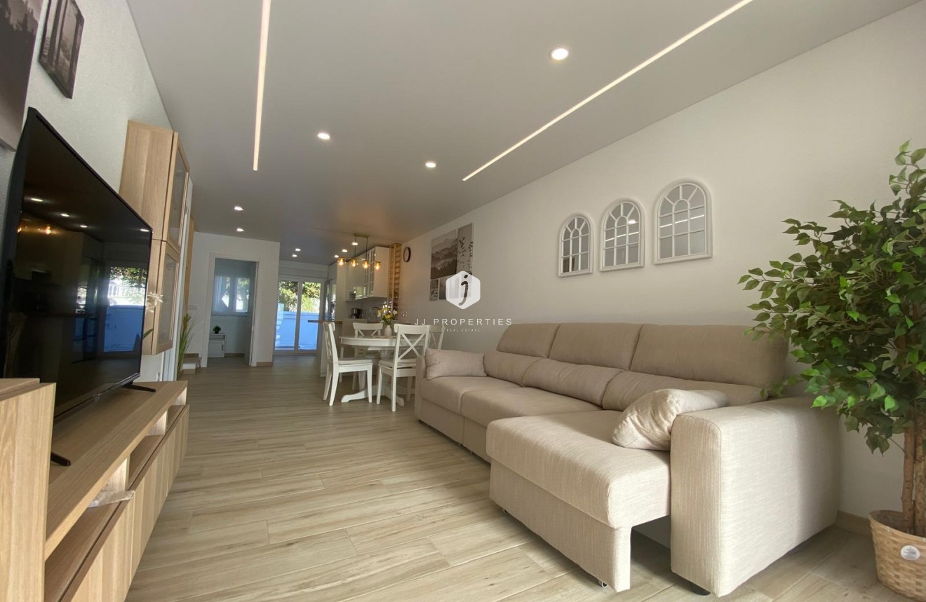 Tweedehands - Chalet -
Torrevieja - Costa Blanca