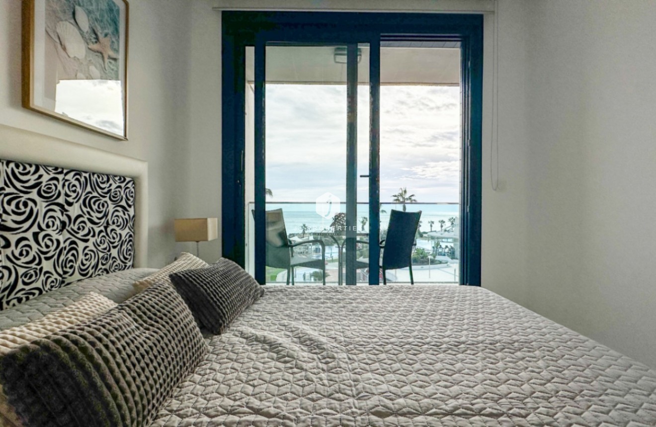 Resale - Apartment / flat -
Torrevieja - Costa Blanca