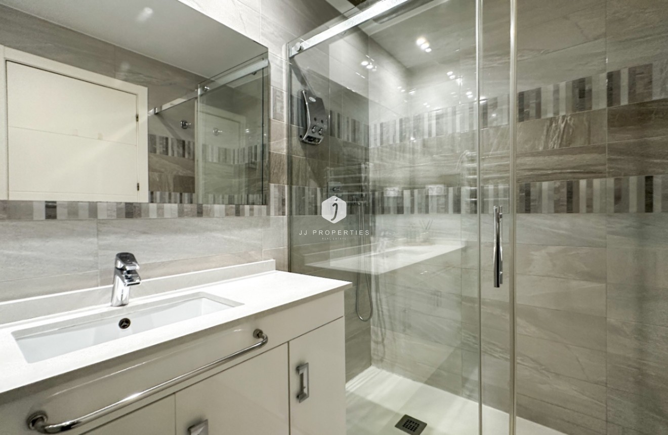 Resale - Apartment / flat -
Torrevieja - Costa Blanca