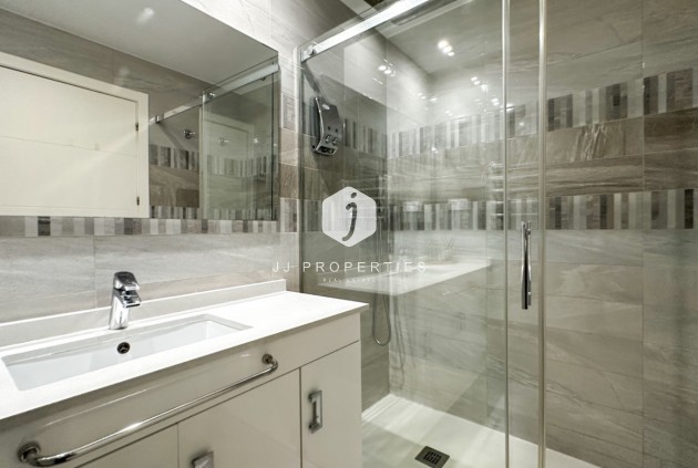 Resale - Apartment / flat -
Torrevieja - Costa Blanca