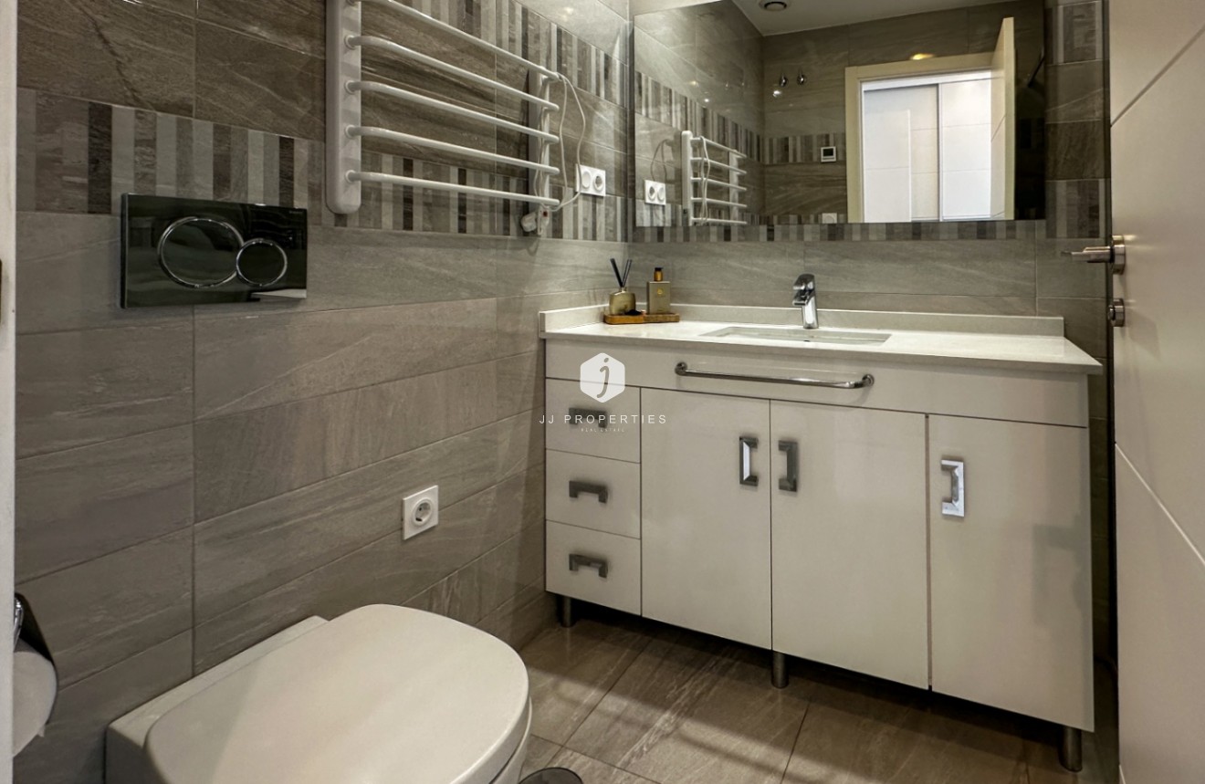 Resale - Apartment / flat -
Torrevieja - Costa Blanca