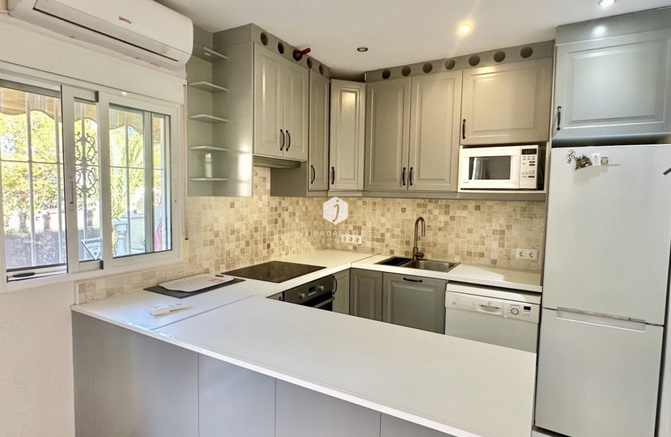 Z drugiej ręki - Szalet -
Guardamar del Segura - Costa Blanca