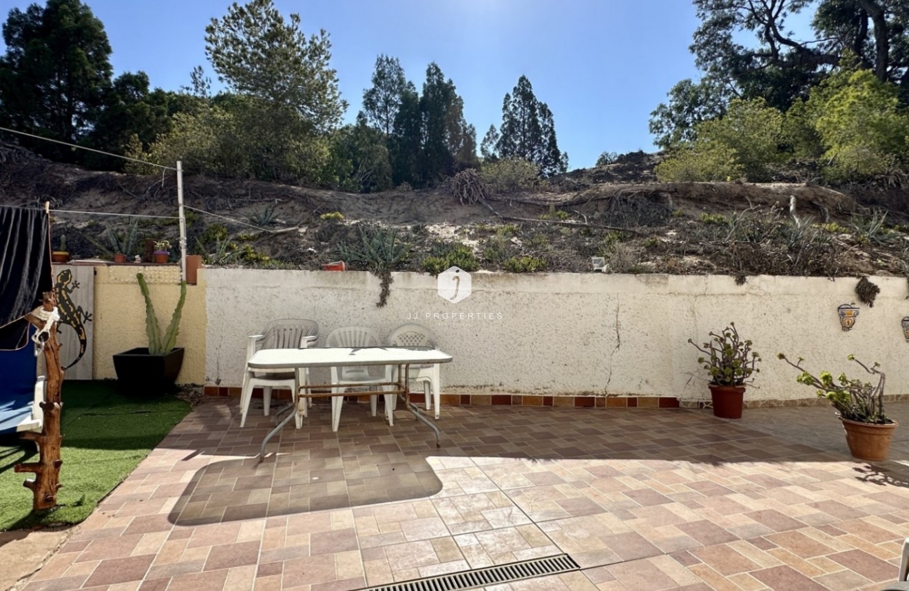 Z drugiej ręki - Szalet -
Guardamar del Segura - Costa Blanca