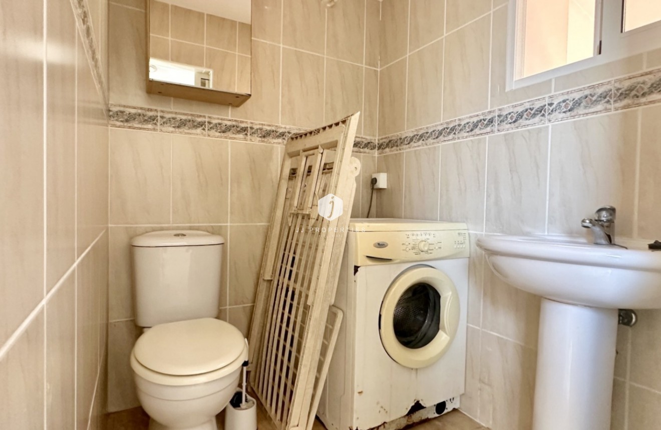 Z drugiej ręki - Szalet -
Guardamar del Segura - Costa Blanca