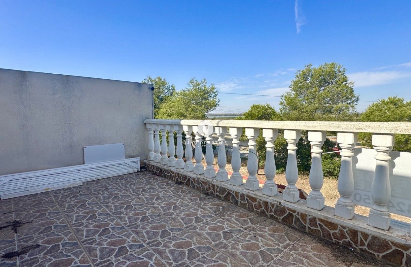 Z drugiej ręki - Szalet -
Guardamar del Segura - Costa Blanca