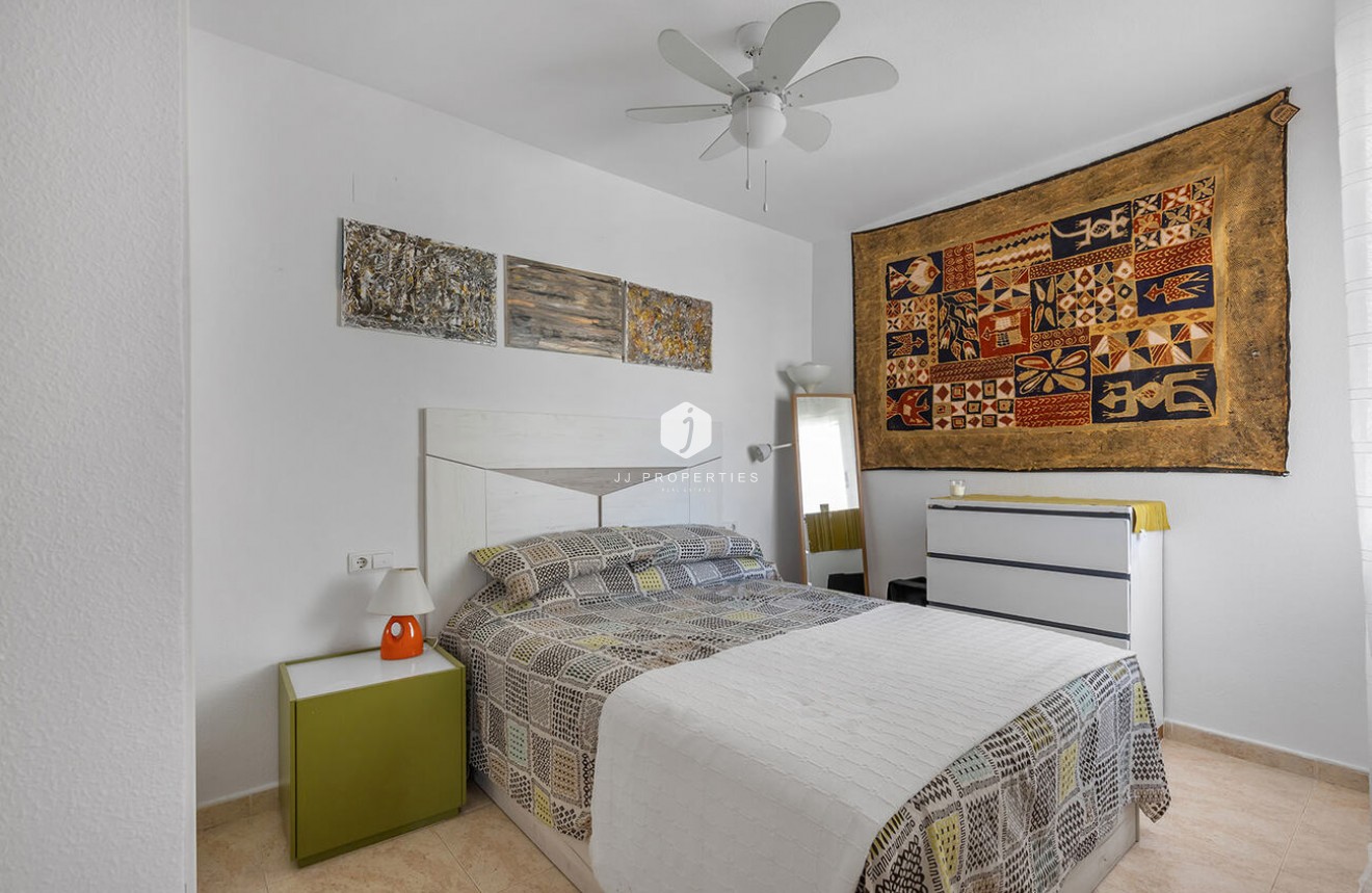 Aus zweiter Hand - Bungalow -
Orihuela Costa