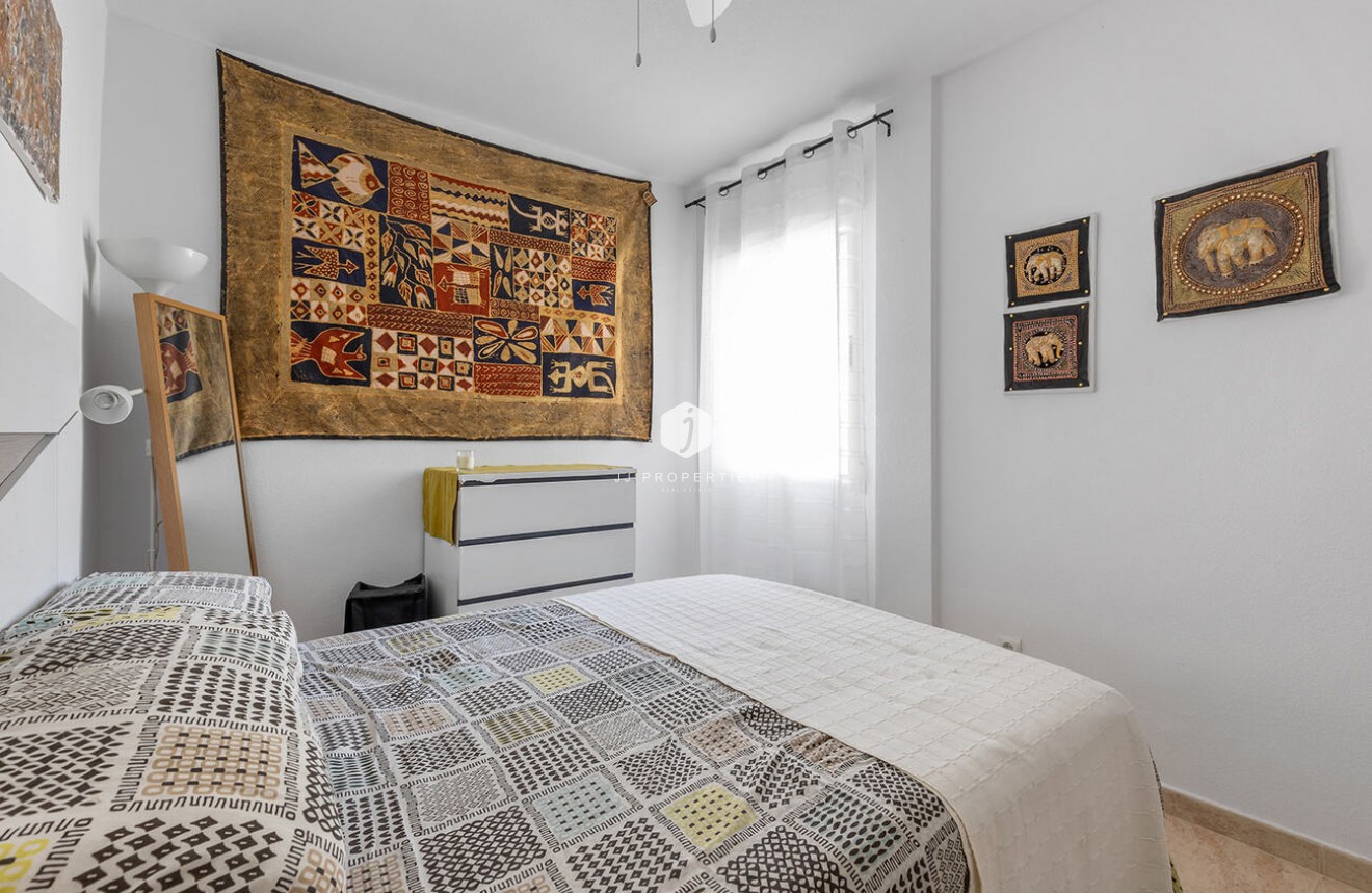 Aus zweiter Hand - Bungalow -
Orihuela Costa